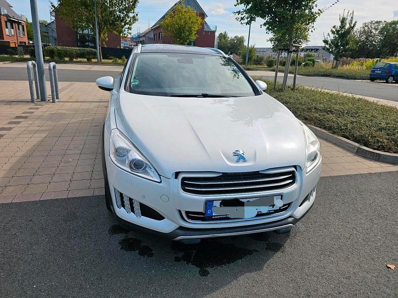 Weiß Gebraucht 2012 Peugeot 508 RXH Kombi | 7.000 € - Bild 1/4