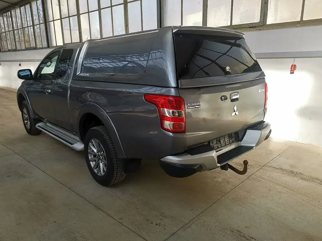 Używany Mitsubishi L200 181 KM (133 kW) 2018 Szary Pickup