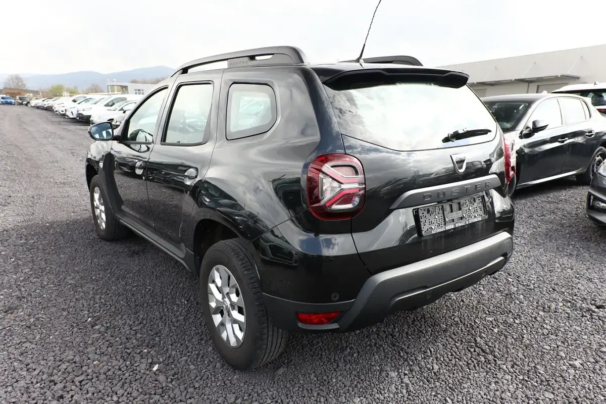 Gebraucht Dacia Duster Comfort 101 PS (74 kW) 2022 Schwarz metallic SUV