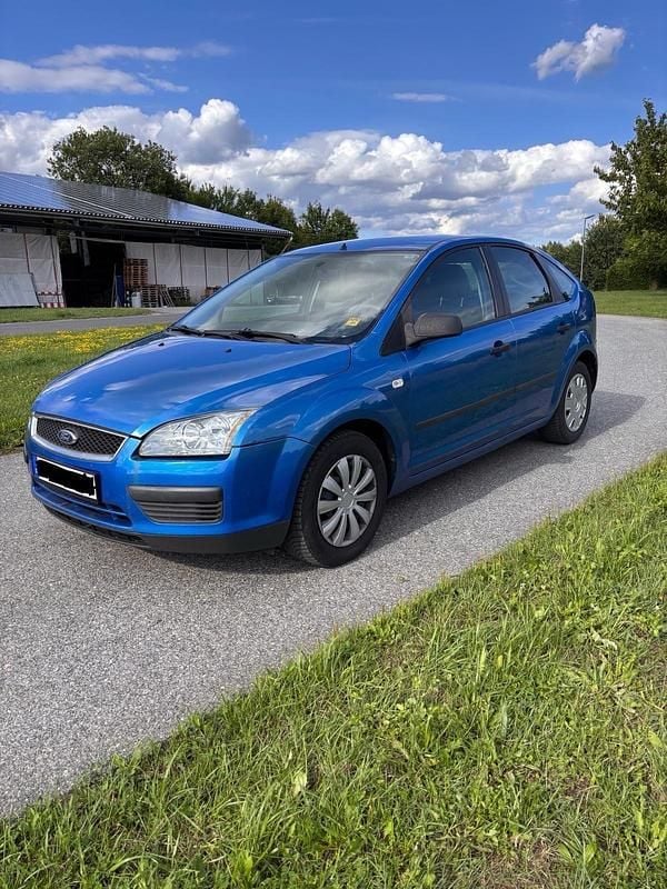 Blau Gebraucht 2005 Ford Focus Kleinwagen | 1.400 € (Guter Preis) - Bild 1/4