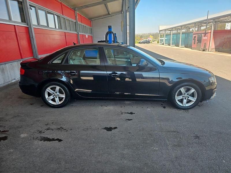 Gebraucht Audi A4 Attraction 179 PS (131 kW) 2009 Schwarz Limousine