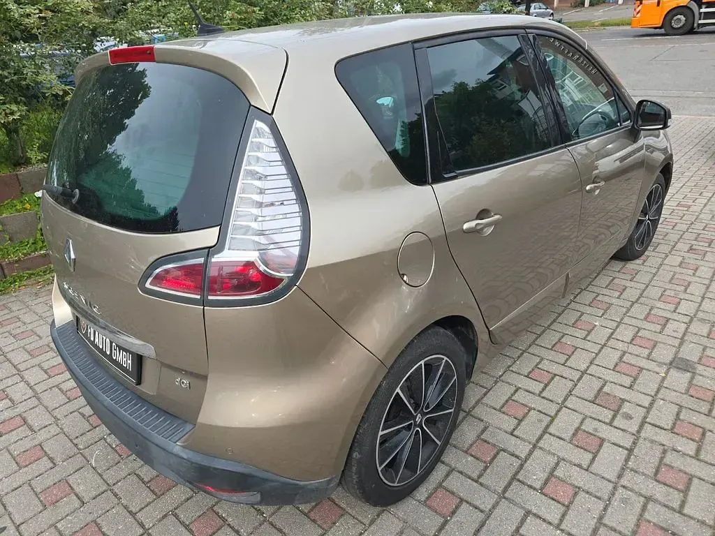Gebraucht Renault Scénic III Expression 110 PS (80 kW) 2013 Gold Van / Kleinbus