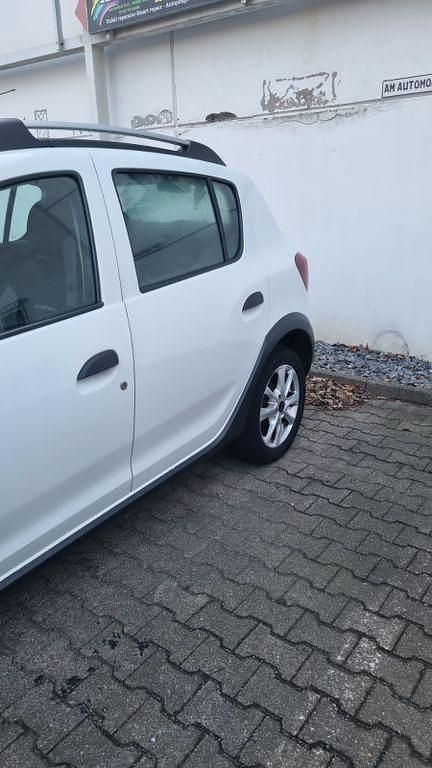 Gebraucht Dacia Sandero Stepway 88 PS (64 kW) 2013 Weiß Limousine