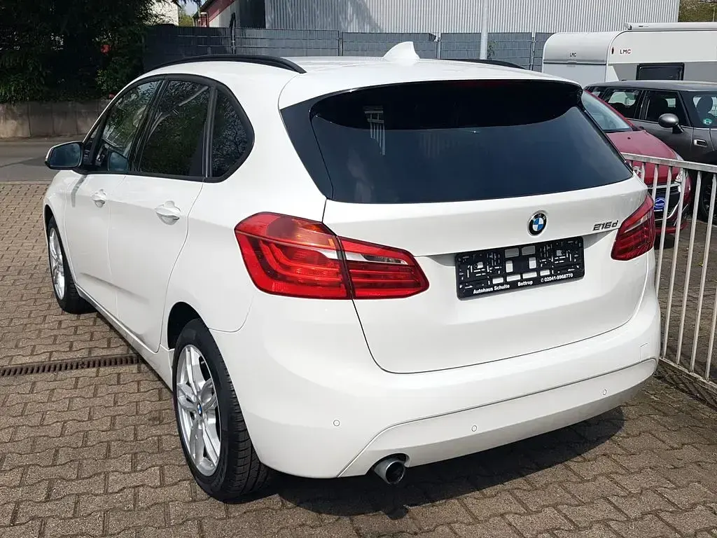 Gebraucht BMW 216 Active Tourer Advantage 116 PS (85 kW) 2017 Weiß Van / Kleinbus