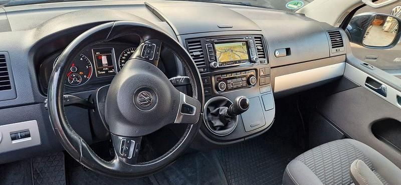 Gebraucht VW Multivan Comfortline 140 PS (102 kW) 2015 Schwarz Van