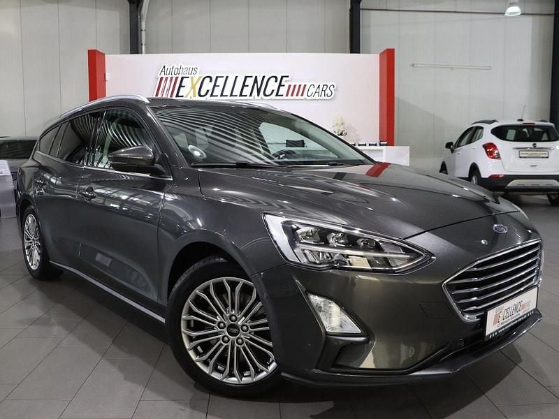 Gebraucht Ford Focus Titanium 125 PS (91 kW) 2019 Grau Kombi