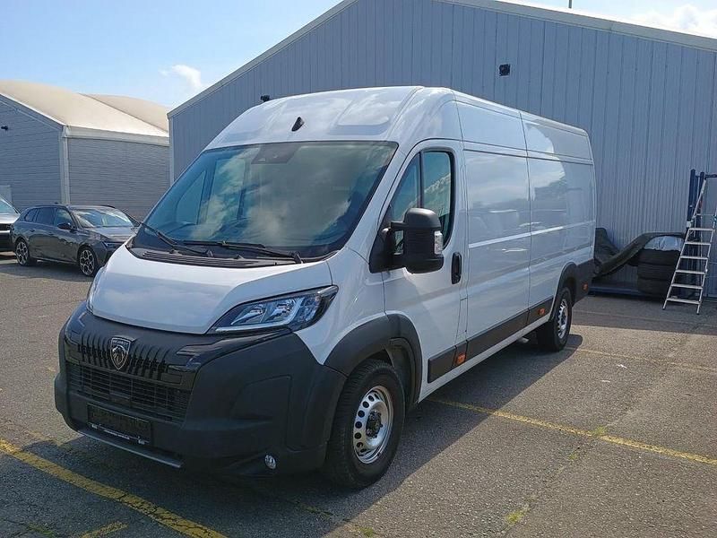Gebraucht Peugeot Boxer 140 PS (102 kW) 2024 Lackierung weiss icy/typ ausse Van