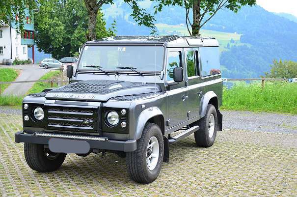 Grau metallic Gebraucht 2014 Land Rover Defender SUV | 39.000 € - Bild 1/4