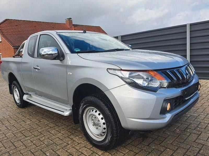 Silber Gebraucht 2019 Mitsubishi L200 Basis Abholung | 14.999 € (Guter Preis) - Bild 1/4