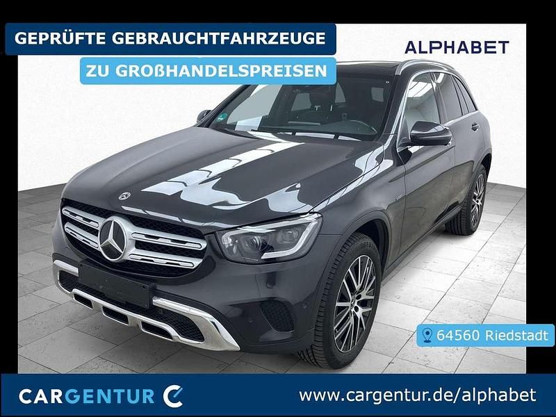 Grau Gebraucht 2020 Mercedes GLC300e SUV | 31.595 € (Guter Preis) - Bild 1/2