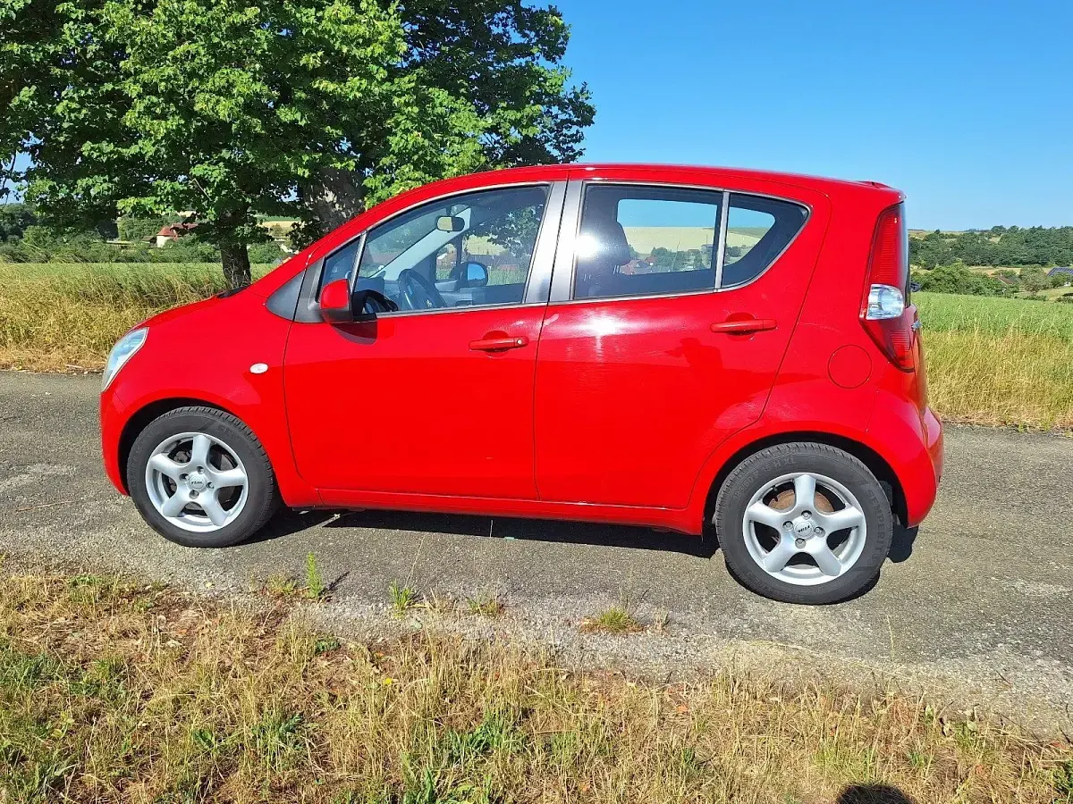 Gebraucht Suzuki Splash 94 PS (69 kW) 2012 Rot Kleinwagen