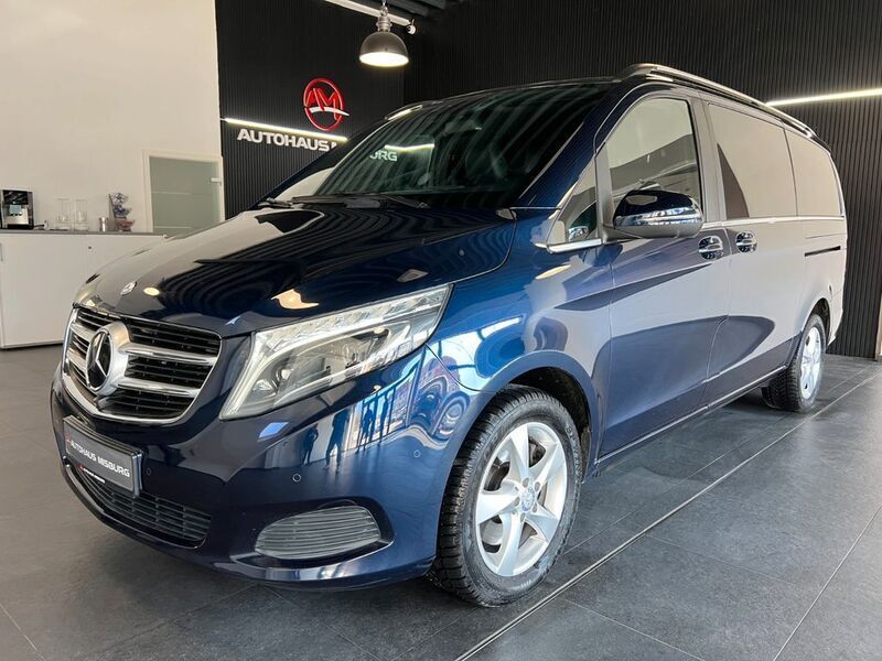 Blau Gebraucht 2016 Mercedes V250 Avantgarde Edition Van / Kleinbus | 38.970 € (Fairer Preis) - Bild 1/4