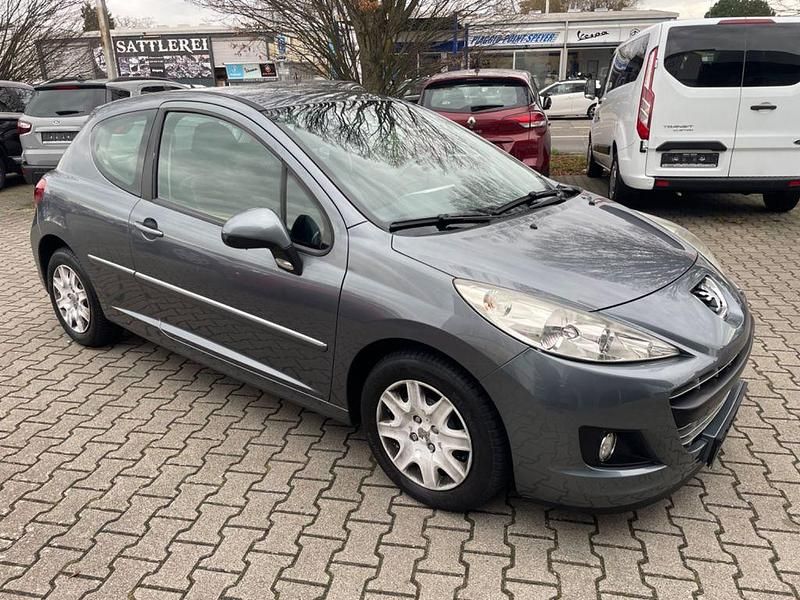 Gebraucht Peugeot 207 Tendance 95 PS (69 kW) 2011 Grau Limousine