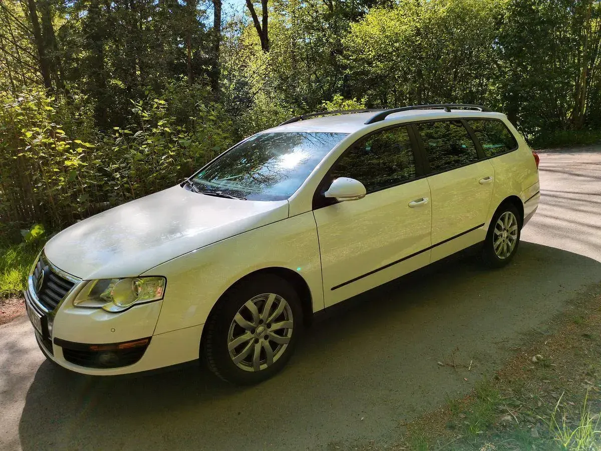 Gebraucht VW Passat 170 PS (125 kW) 2011 Weiß Kombi