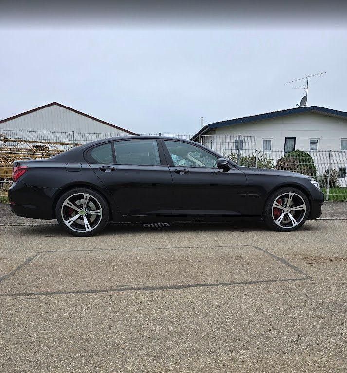 Schwarz Gebraucht 2012 BMW 750 Performance Limousine | 18.500 € (Fairer Preis) - Bild 1/4