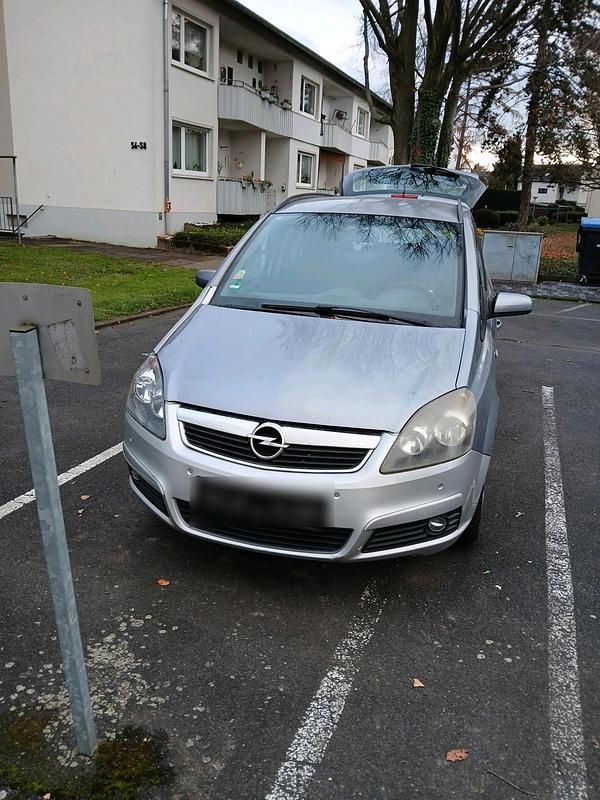 Grau Gebraucht 2007 Opel Zafira Kombi | 1.700 € (Fairer Preis) - Bild 1/4