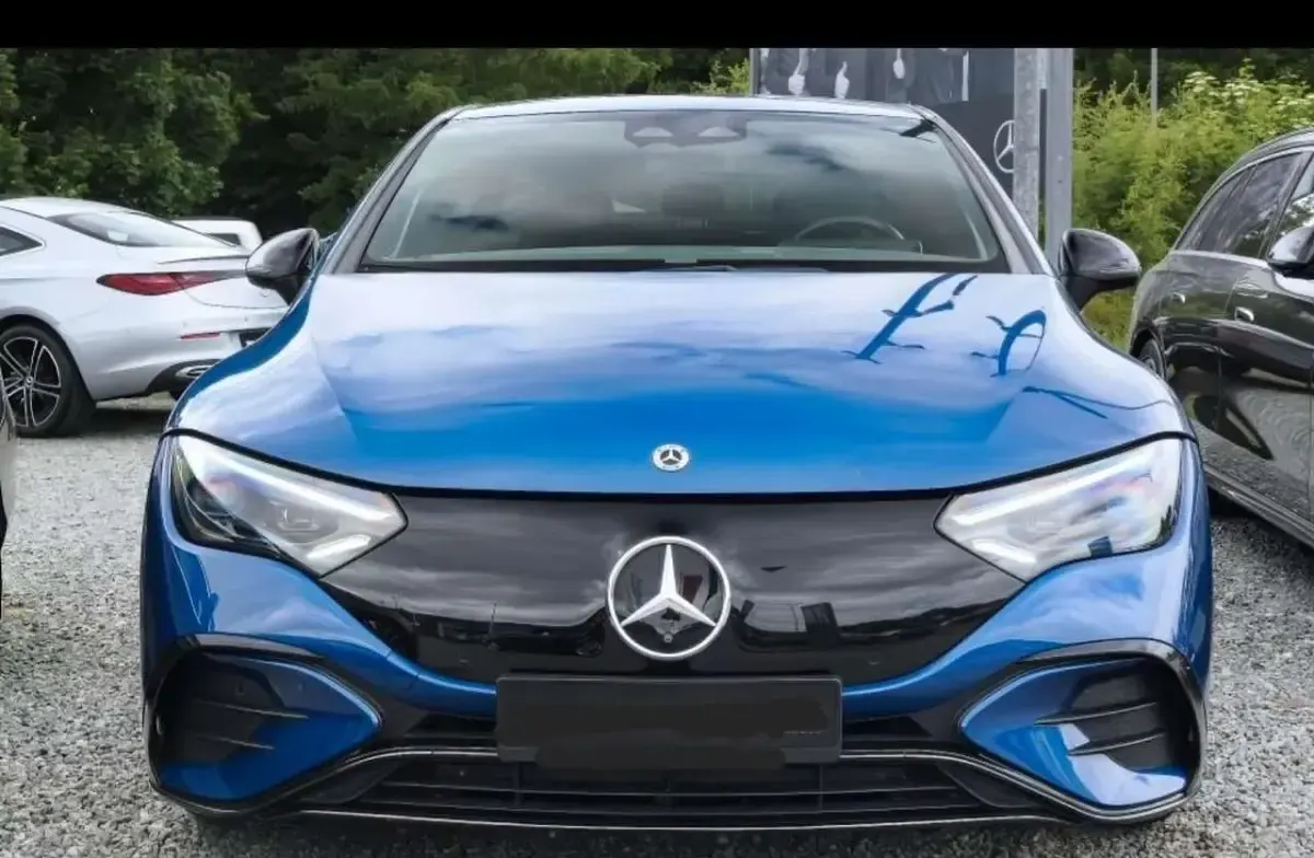 Gebraucht Mercedes EQE300 AMG line 180 kW (245 PS) 2022 Blau Limousine