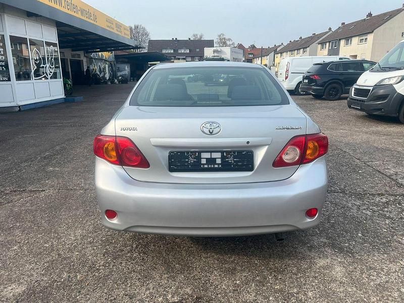 Gebraucht Toyota Corolla 124 PS (91 kW) 2007 Silber Limousine