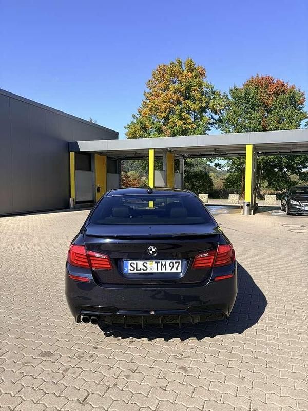 Gebraucht BMW 520 184 PS (135 kW) 2012 Schwarz Limousine