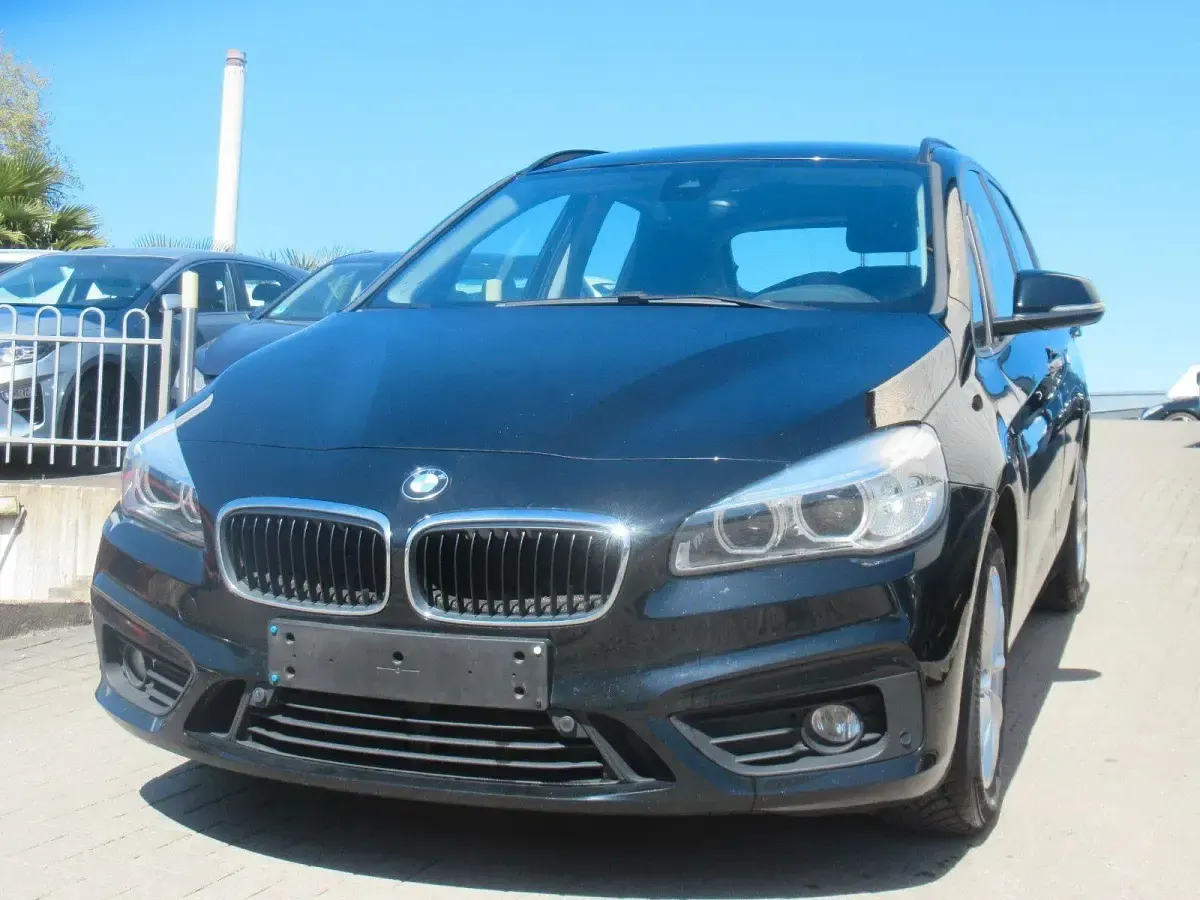 Gebraucht BMW 218 Active Tourer Advantage 150 PS (110 kW) 2018 Schwarz Van / Kleinbus