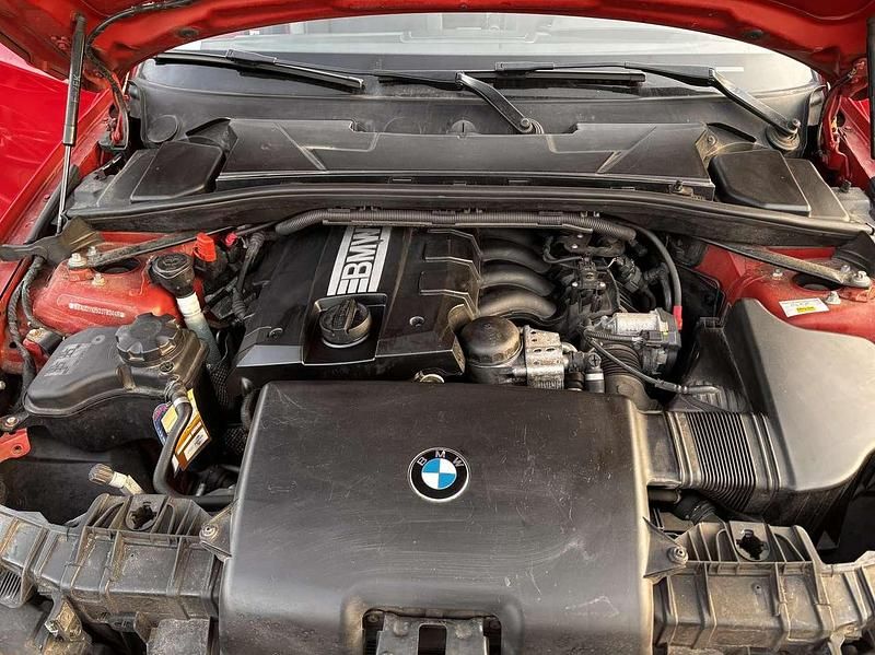 Gebraucht BMW 120 170 PS (125 kW) 2011 Rot Kleinwagen