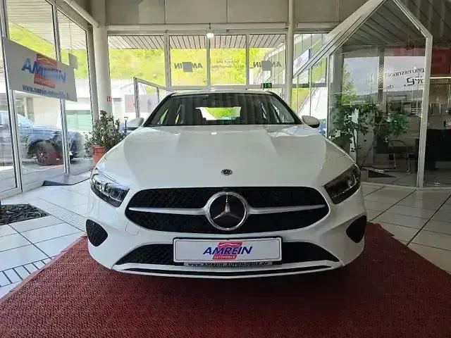 Gebraucht Mercedes A250 163 PS (119 kW) 2023 Weiß Limousine