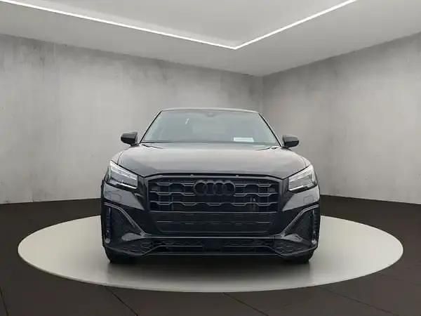 Neu Audi Q2 Ambiente 150 PS (110 kW) 2025 Mythosschwarz metallic SUV
