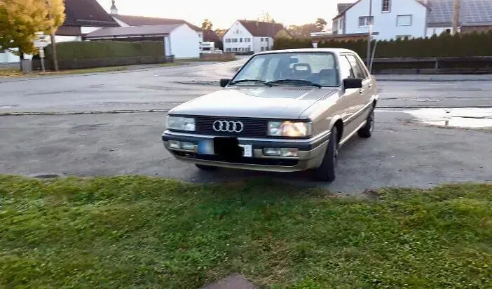 Gebraucht Audi 90 116 PS (85 kW) 1986 Gold Limousine