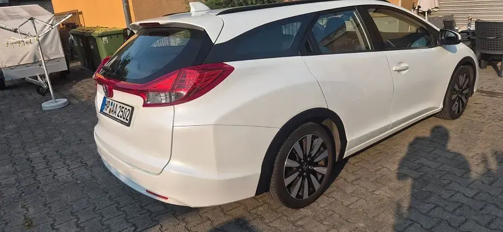 Gebraucht Honda Civic Comfort 141 PS (103 kW) 2015 Weiß Kombi
