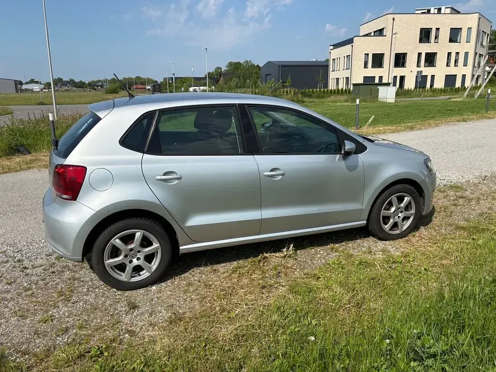 Gebraucht VW Polo Trendline 60 PS (44 kW) 2011 Grau Limousine