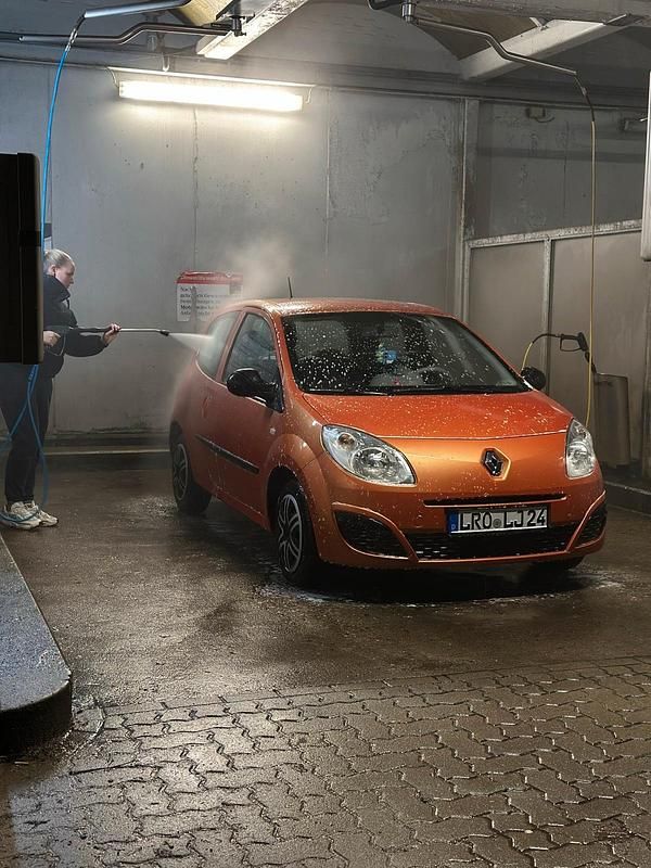 Gebraucht Renault Twingo 58 PS (42 kW) 2008 Orange Kleinwagen