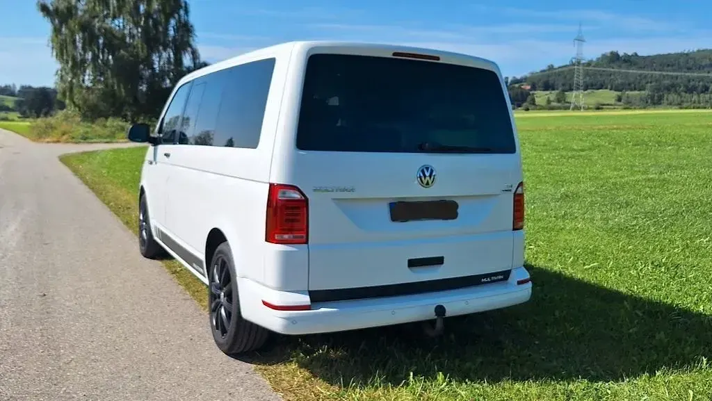 Gebraucht VW Multivan 150 PS (110 kW) 2016 Weiß Van / Kleinbus