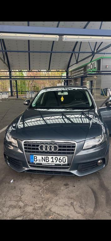 Grau Gebraucht 2008 Audi A4 Ambition Limousine | 5.000 € (Guter Preis) - Bild 1/4