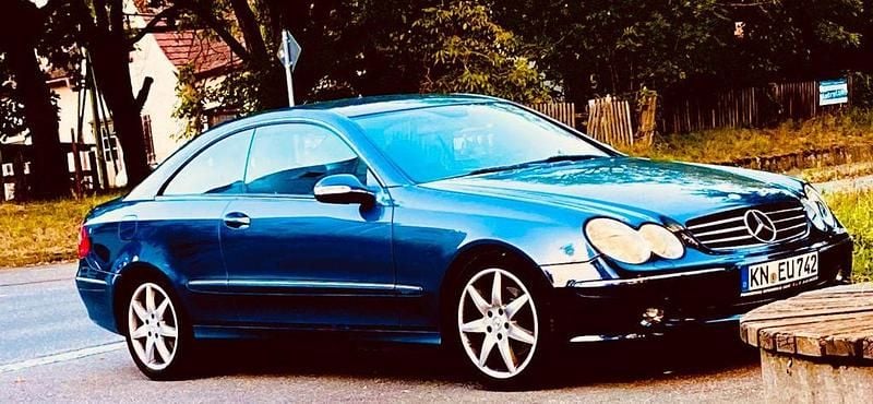 Blau Gebraucht 2003 Mercedes CLK270 Avantgarde Coupé | 3.850 € (Fairer Preis) - Bild 1/4