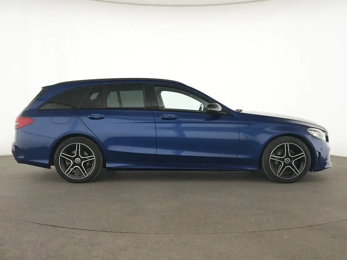 Gebraucht Mercedes C200 AMG line 160 PS (117 kW) 2020 Blau Limousine
