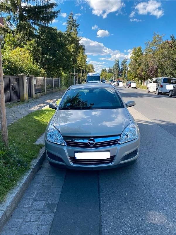 Gebraucht Opel Astra 90 PS (66 kW) 2007 Andere farben Limousine