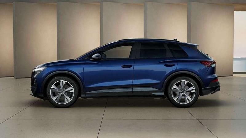 Gebraucht Audi Q4 e-tron Ambiente 210 kW (286 PS) 2025 Navarrablau metallic SUV