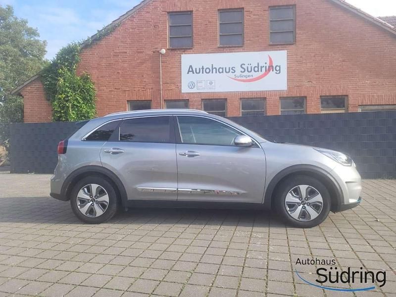 Gebraucht Kia Niro Spirit 105 PS (77 kW) 2018 Stahlgrau SUV