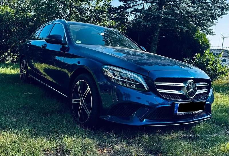 Gebraucht Mercedes C300e Avantgarde 194 PS (142 kW) 2019 Blau Kombi