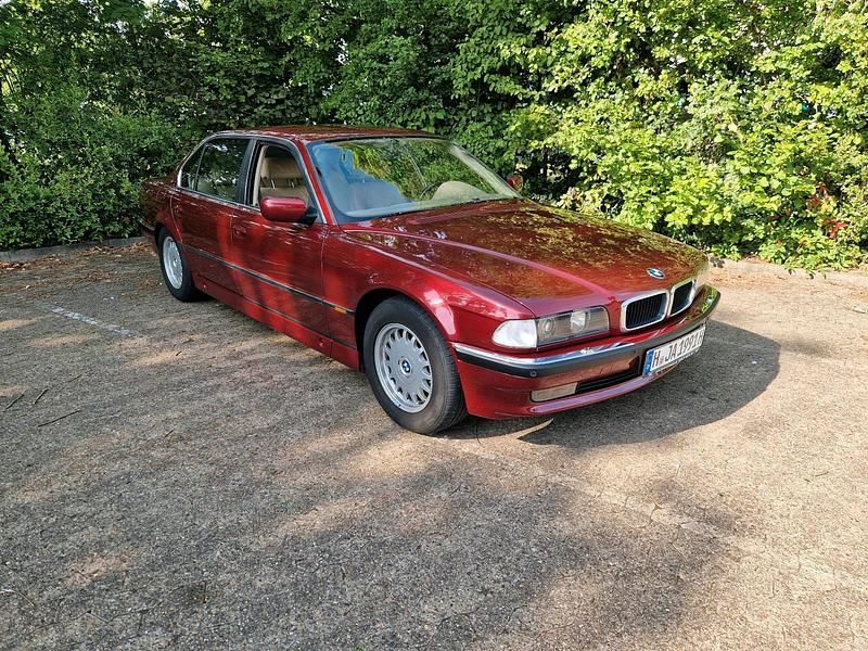 Rot Gebraucht 1995 BMW 730L Limousine | 10.400 € - Bild 1/4