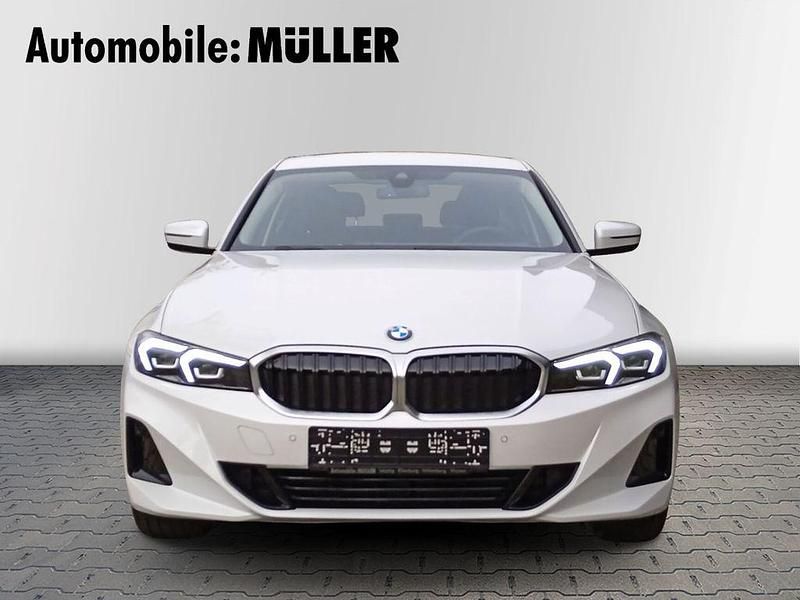 Gebraucht BMW 318 Shadowline 150 PS (110 kW) 2024 Weiss Limousine