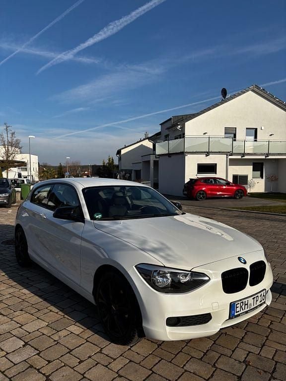 Gebraucht BMW 114 102 PS (75 kW) 2014 Weiß Kleinwagen