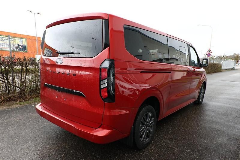 Neu Ford Tourneo Titanium 170 PS (125 kW) 2025 Artisan red metallic Van / Kleinbus