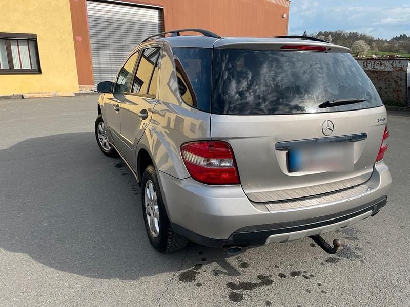Gebraucht Mercedes ML350 272 PS (200 kW) 2006 Silber SUV