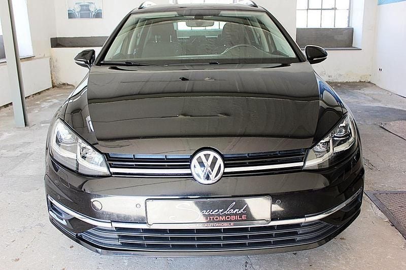 Gebraucht VW Golf VII 125 PS (91 kW) 2018 Schwarz Kombi