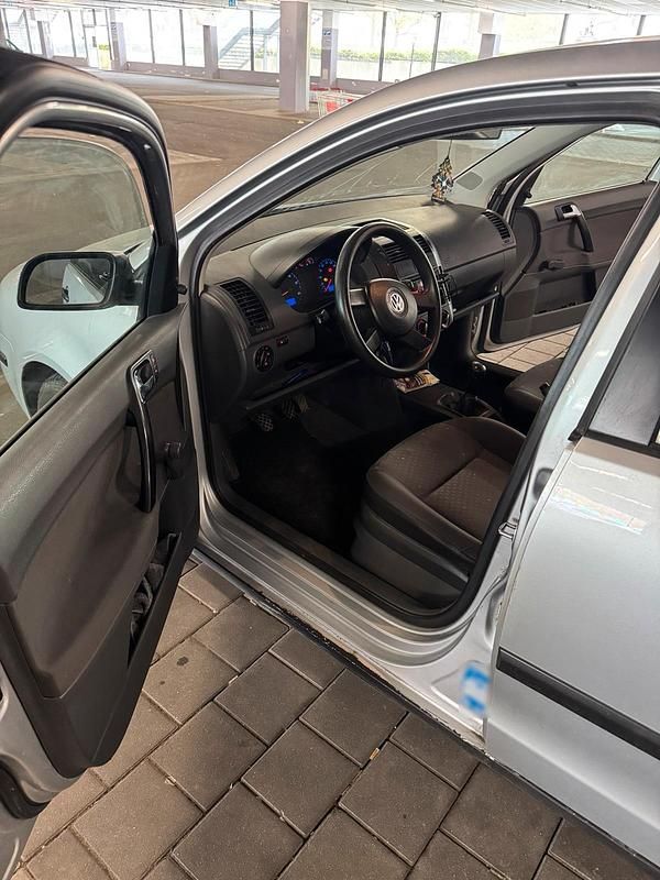 Używany VW Polo 54 KM (39 kW) 2003 Srebrny Kombi