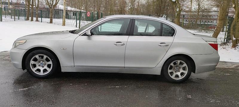 Gebraucht BMW 520 170 PS (125 kW) 2003 Silber Limousine