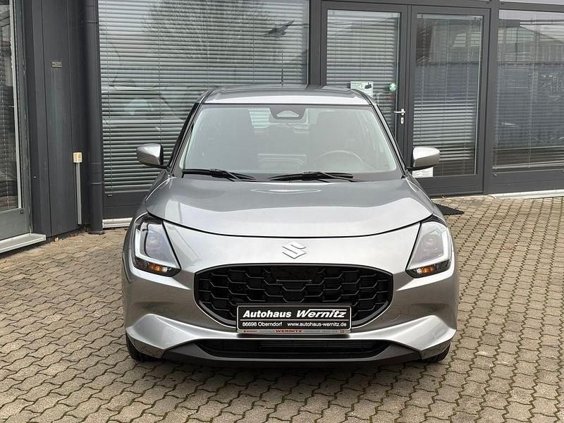 Neu Suzuki Swift Club 83 PS (61 kW) 2025 Silber Limousine