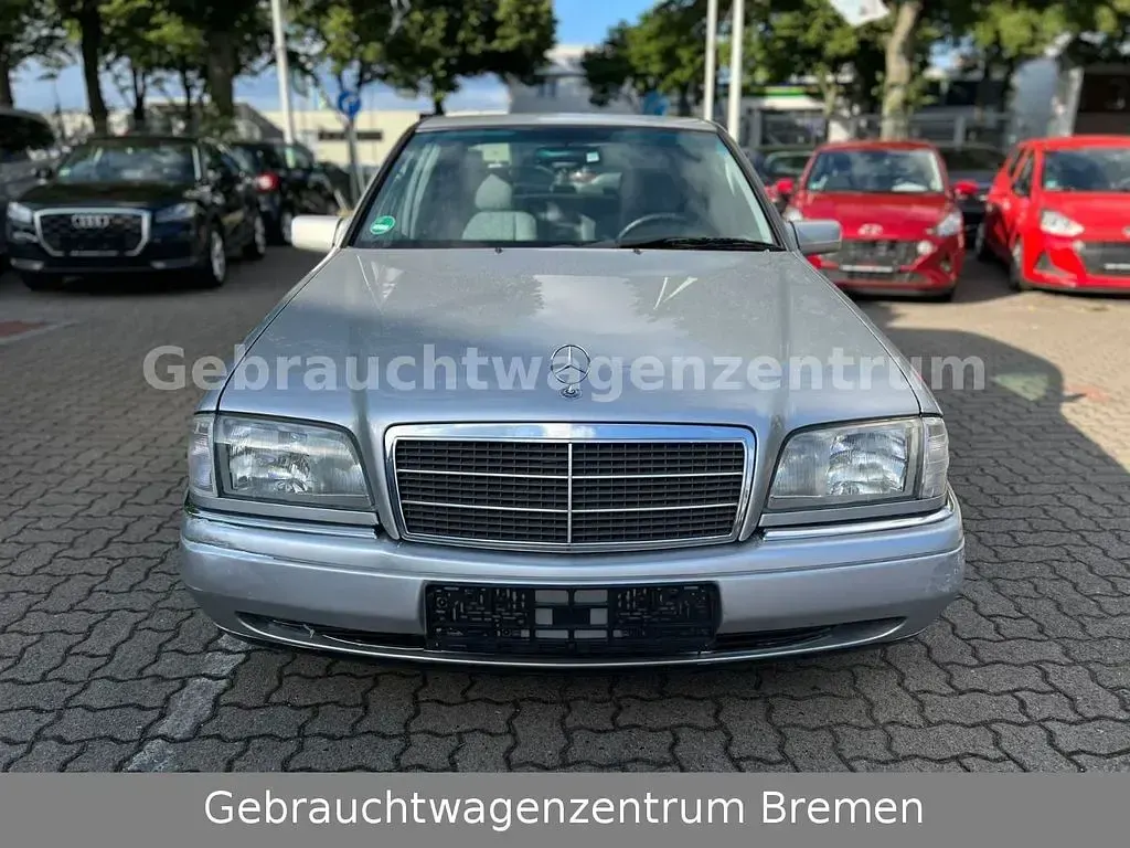 Gebraucht Mercedes C180 122 PS (89 kW) 1995 Silber Limousine