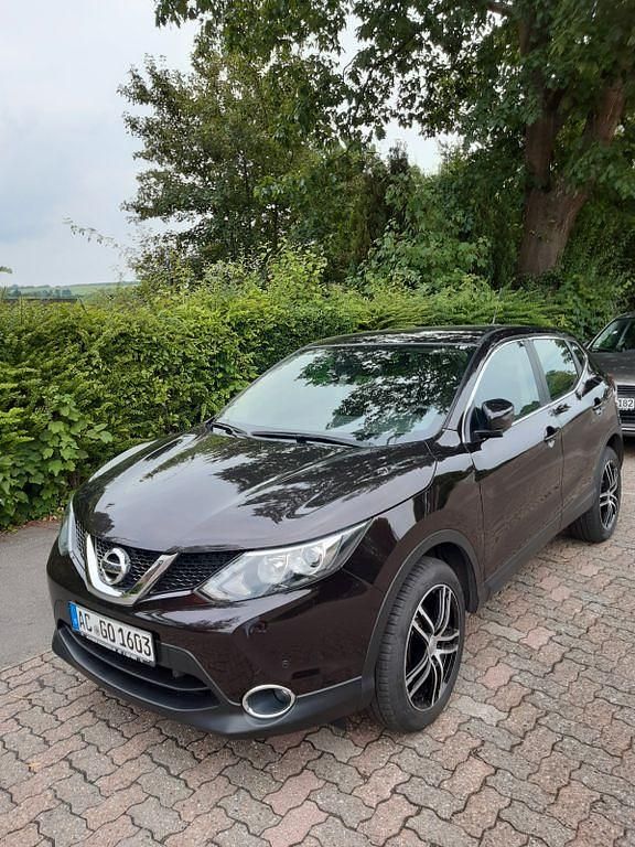 Violett Gebraucht 2017 Nissan Qashqai Acenta SUV | 11.200 € (Superpreis) - Bild 1/4
